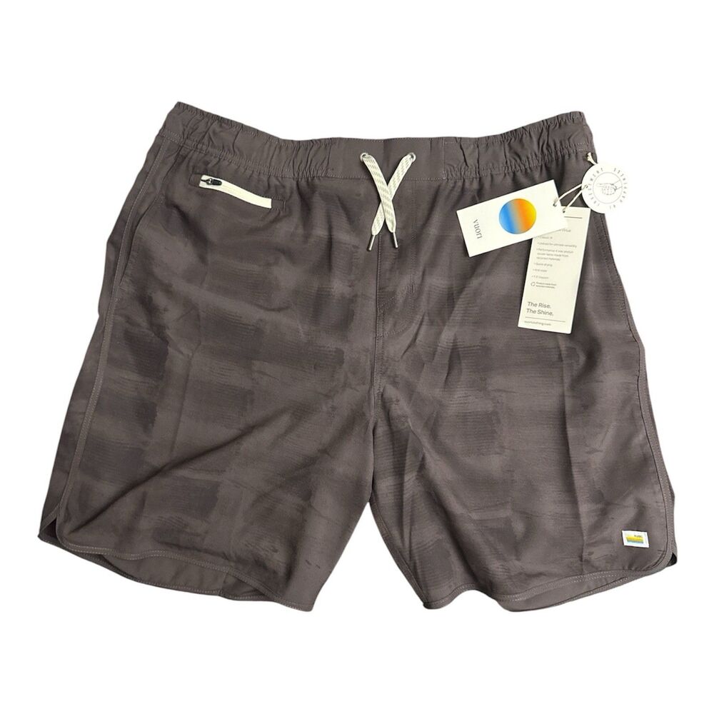 Vuori Men's Banks Short 7.5” Inseam Color Sangria Brick Sz XXL New $68